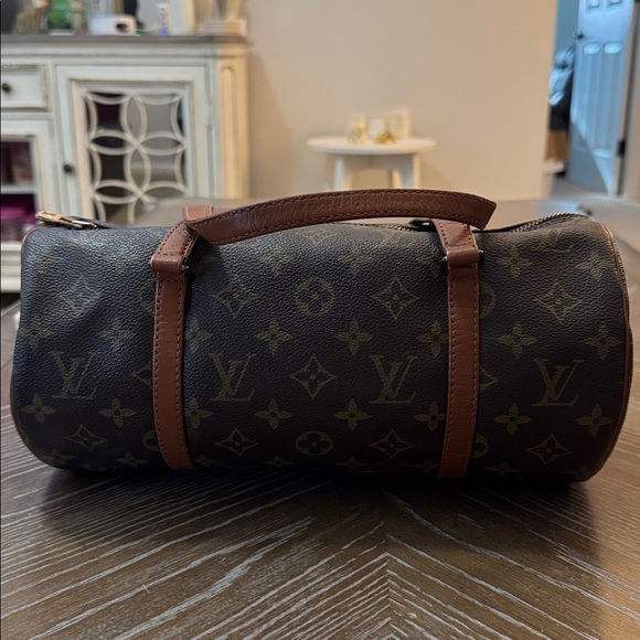 EUC Louis Vuitton Monogram Papillon handbag - Picture 2 of 9